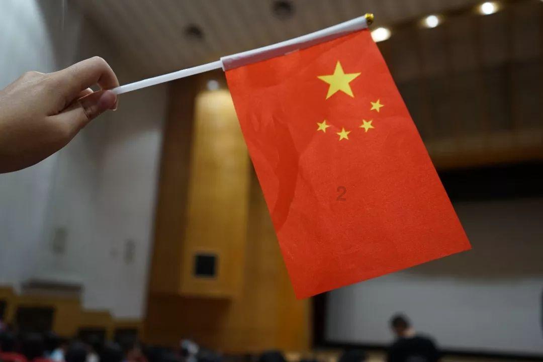 小萌妹的甜美装扮