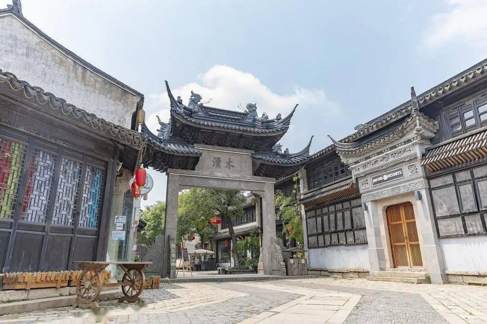 空袭敌营